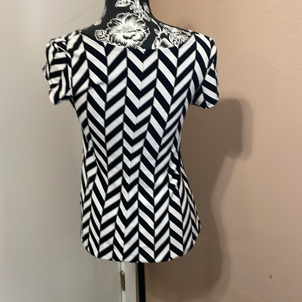 Black and White Chevron Women's Top - Picture 2 of 3